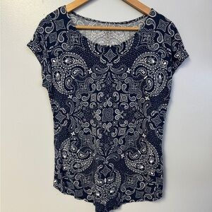 0424-26 Blue Paisley Scoop Neck Tee